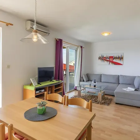 2 Bedroom Beautiful In * Makarska