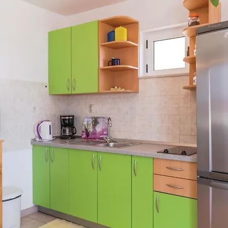 2 Bedroom Beautiful In Apartamento