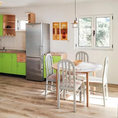 Put Zuke Vi Apartment Makarska