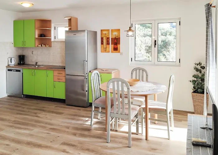 Put Zuke Vi Apartment Makarska